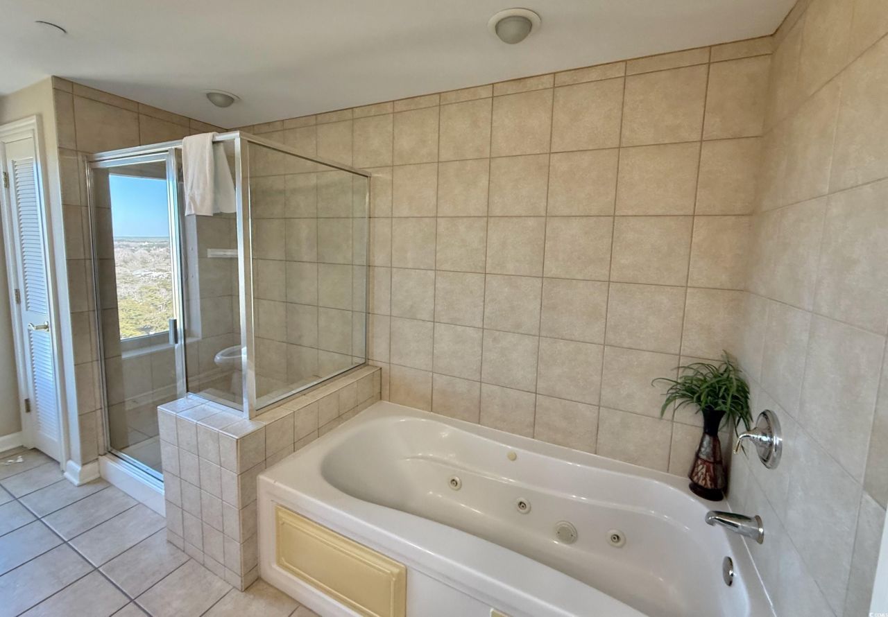 9994 Beach Club Dr. Photo 23