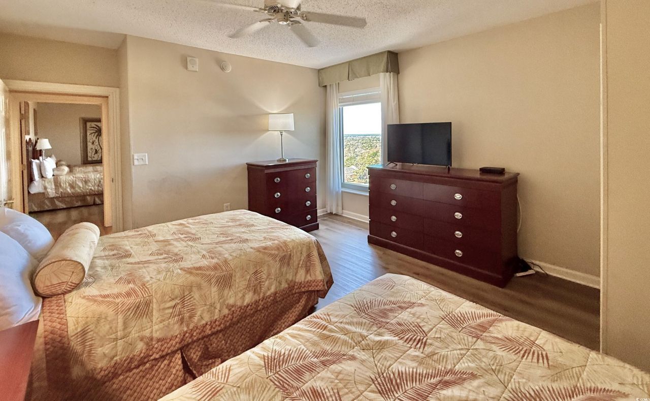 9994 Beach Club Dr. Photo 32