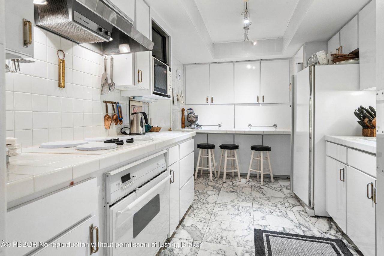 150 Bradley Place, Unit 101, Palm Beach, FL 33480 Photo