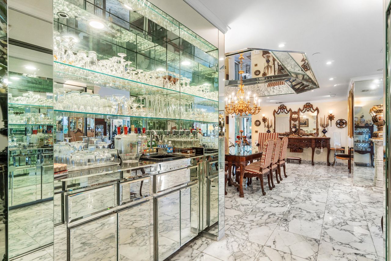 150 Bradley Place, Unit 101, Palm Beach, FL 33480 Photo