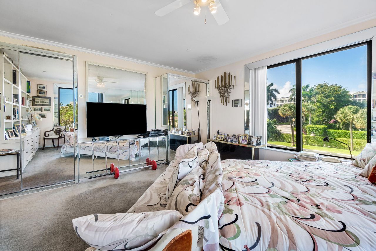 150 Bradley Place, Unit 101, Palm Beach, FL 33480 Photo