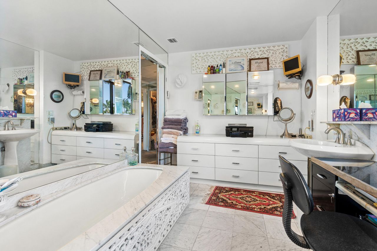 150 Bradley Place, Unit 101, Palm Beach, FL 33480 Photo