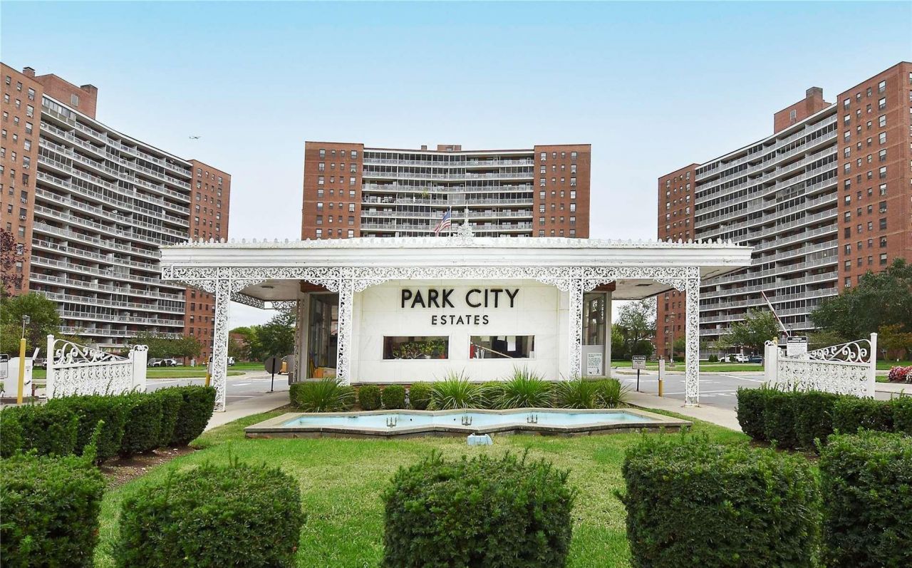 61-55 98 Street, Unit 1D, Rego Park, NY 11374 Main Photo