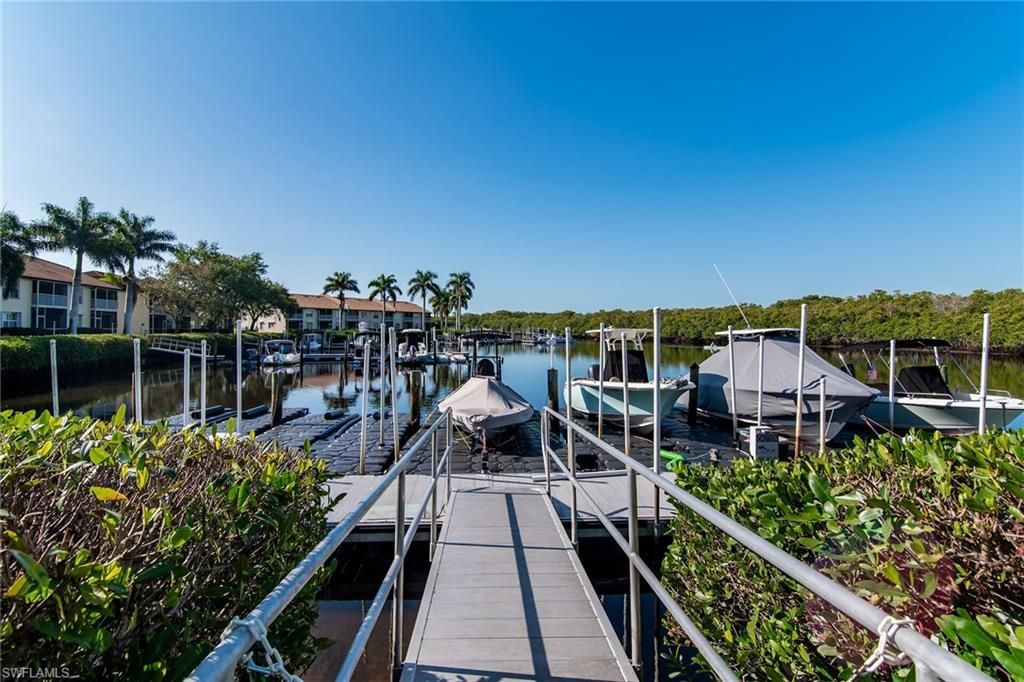 194 Newport Dr, Unit 903, Naples, FL 34114 Photo