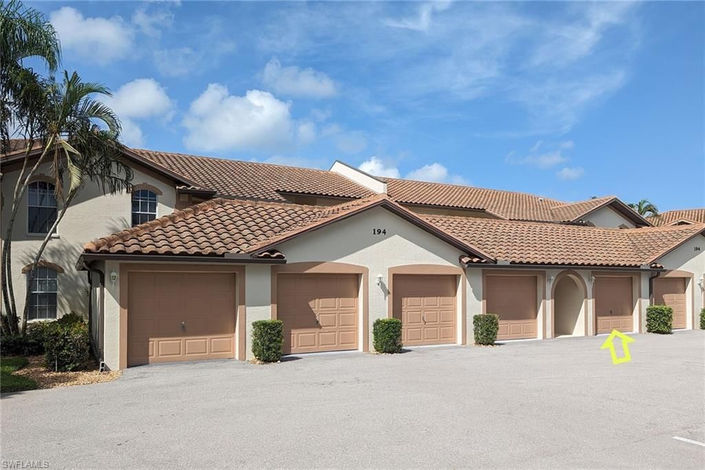 194 Newport Dr, Unit 903, Naples, FL 34114 Photo
