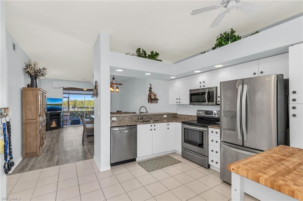 194 Newport Dr, Unit 903, Naples, FL 34114 Photo