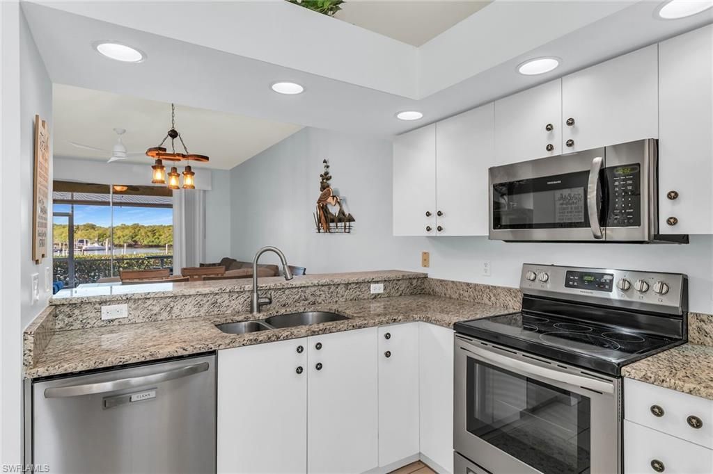 194 Newport Dr, Unit 903, Naples, FL 34114 Photo