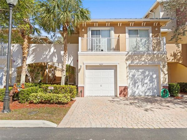 4650 SW 75th Way, Davie, FL 33314