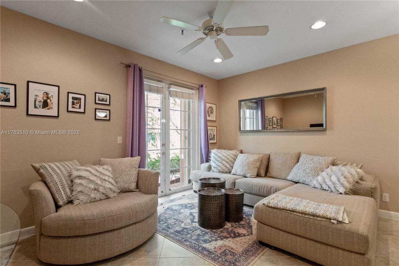 4650 SW 75th Way, Davie, FL 33314 Photo