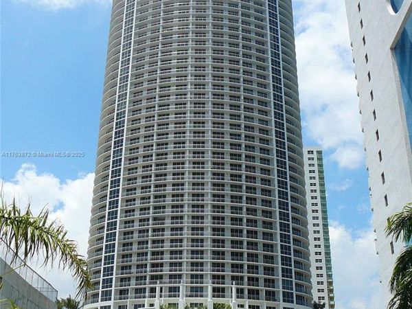 1750 N Bayshore Dr, Unit 2215, Miami, FL 33132
