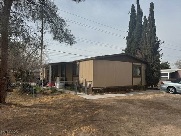 4252 Orangeblossom Street, Las Vegas, NV 89108