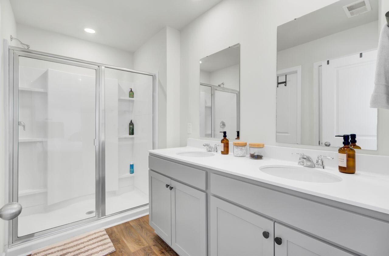 202 N Light Way Photo 24