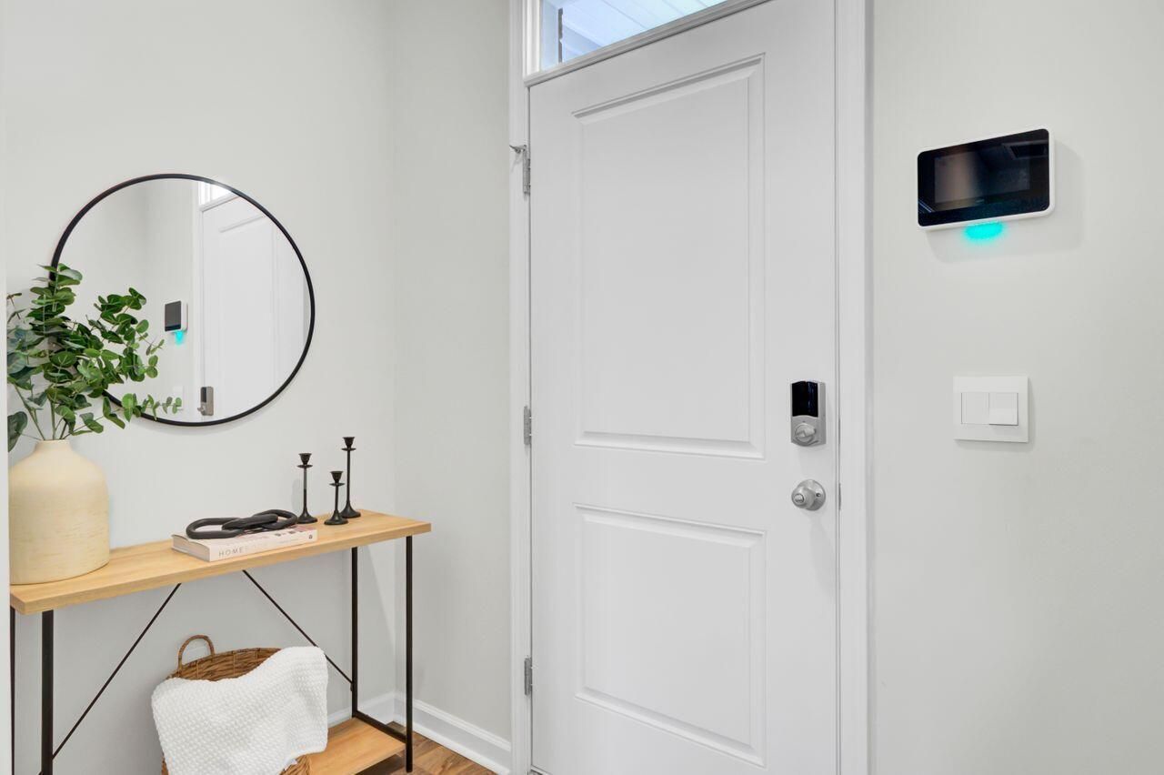 202 N Light Way Photo 7