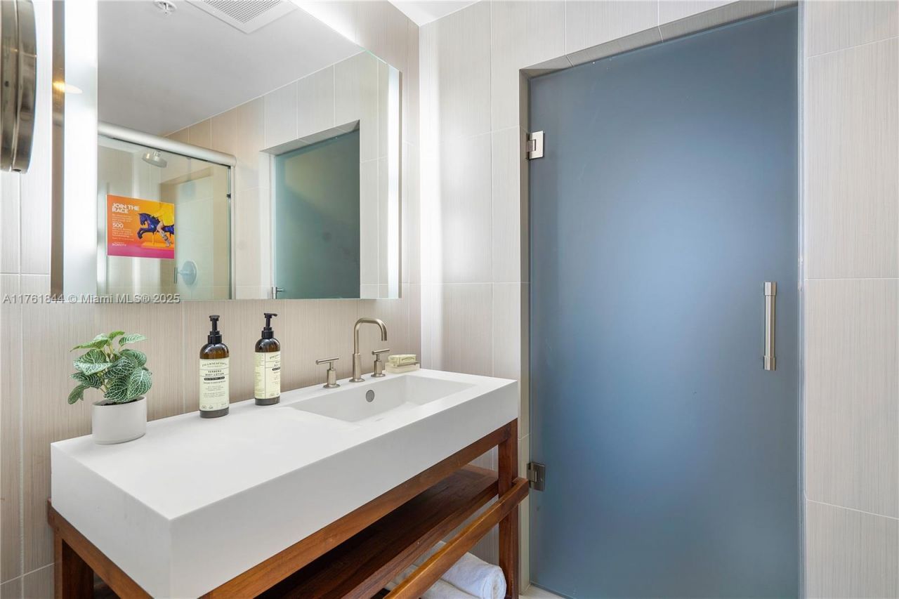 3101 Bayshore Dr, Unit 1505, Fort Lauderdale, FL 33304 Photo