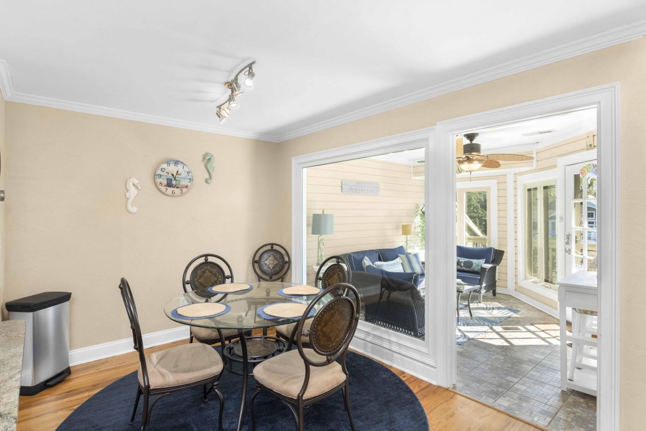 1638 Live Oak Park Photo 8