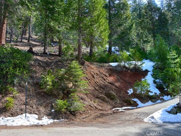 7220 Yosemite Park Way, Yosemite, CA 95389
