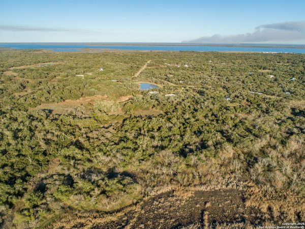 6498 Hwy 35 N, Rockport, TX 78382