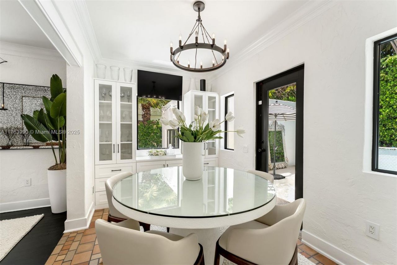 4430 Alton Rd, Miami Beach, FL 33140 Photo