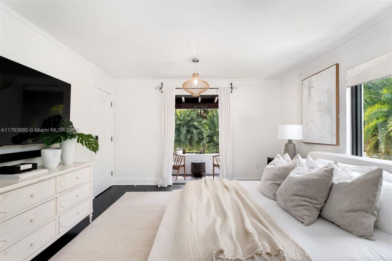 4430 Alton Rd, Miami Beach, FL 33140 Photo