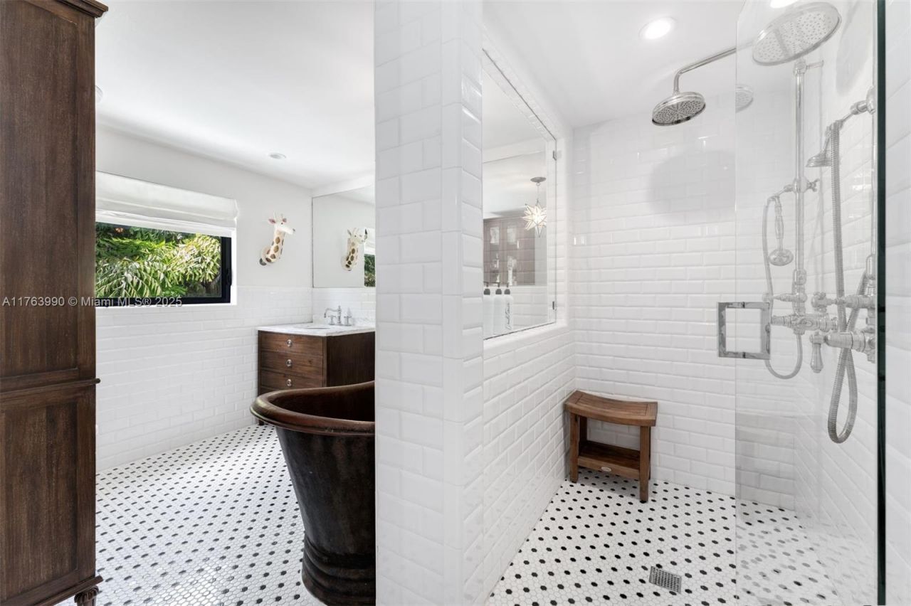 4430 Alton Rd, Miami Beach, FL 33140 Photo