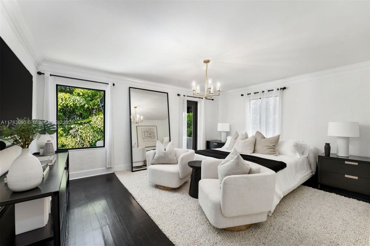 4430 Alton Rd, Miami Beach, FL 33140 Photo