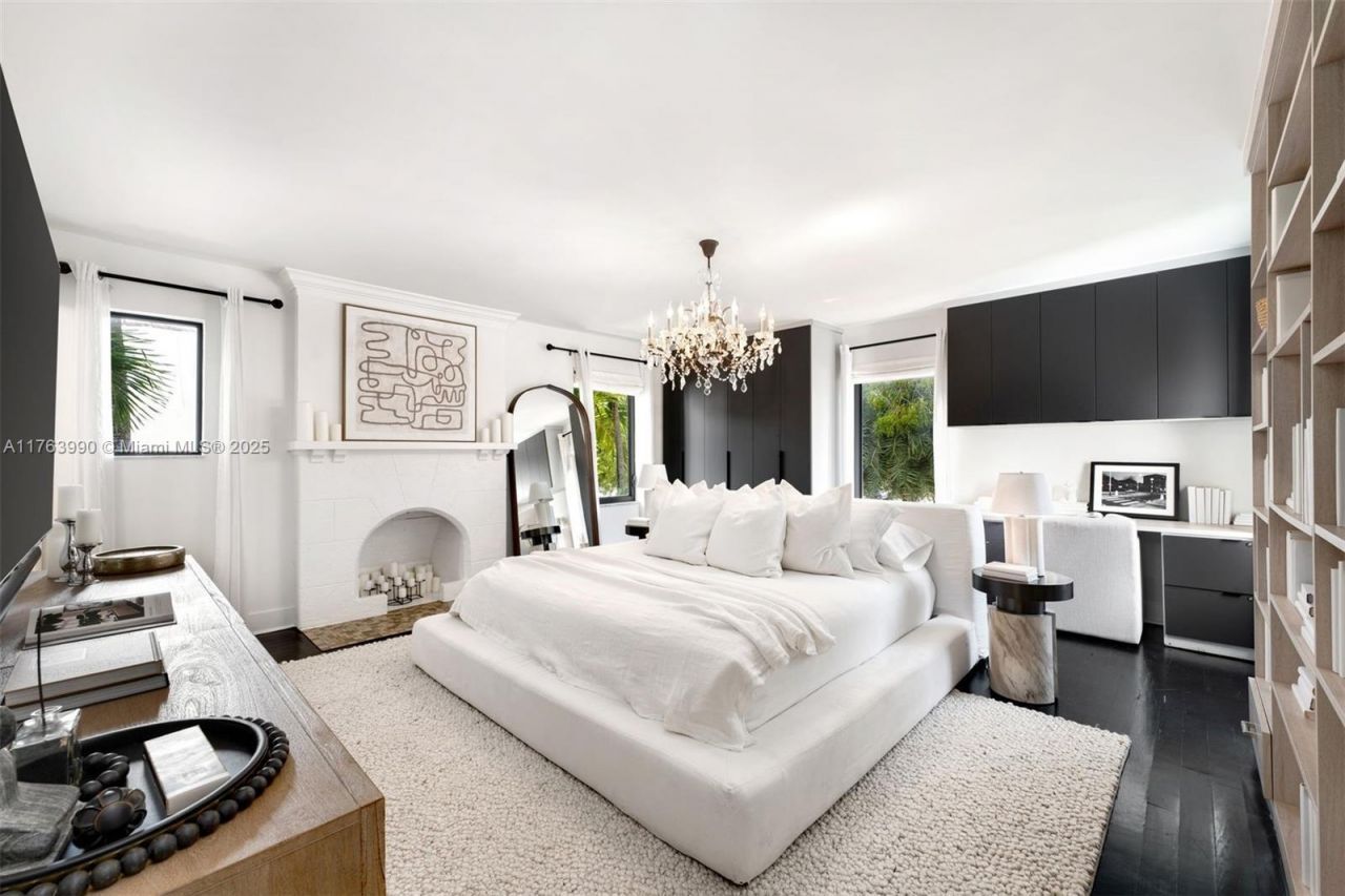 4430 Alton Rd, Miami Beach, FL 33140 Photo