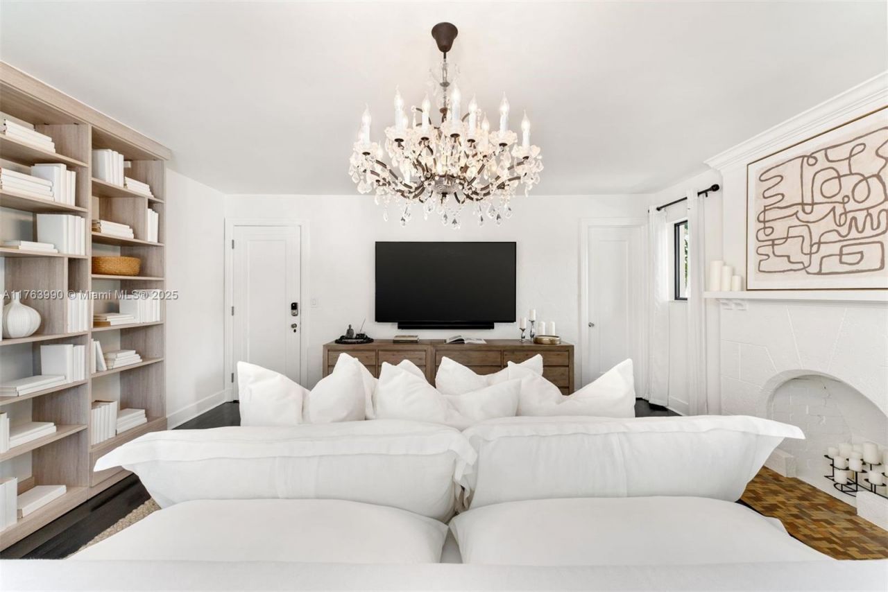 4430 Alton Rd, Miami Beach, FL 33140 Photo