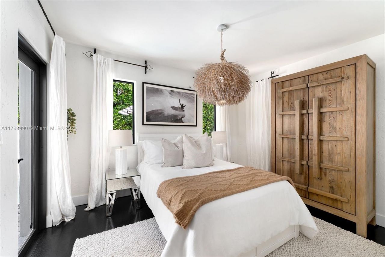 4430 Alton Rd, Miami Beach, FL 33140 Photo