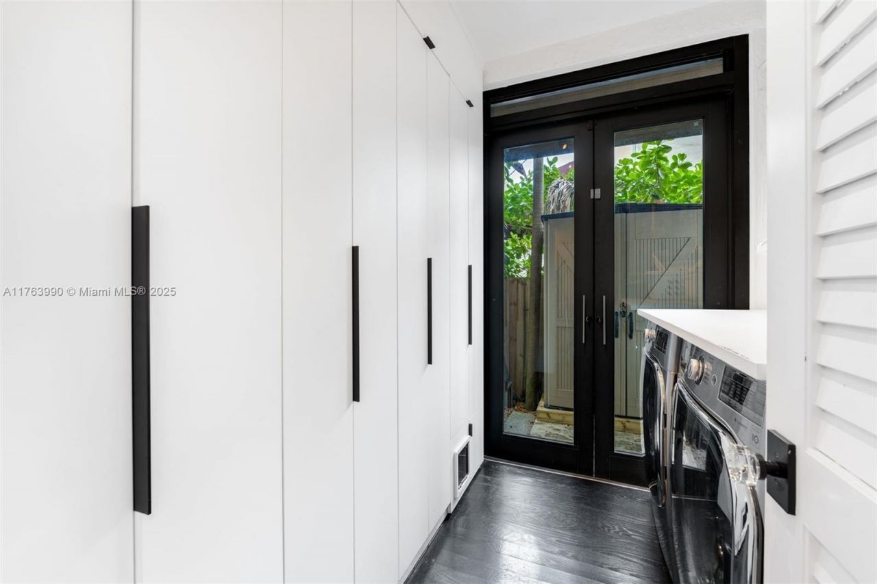 4430 Alton Rd, Miami Beach, FL 33140 Photo