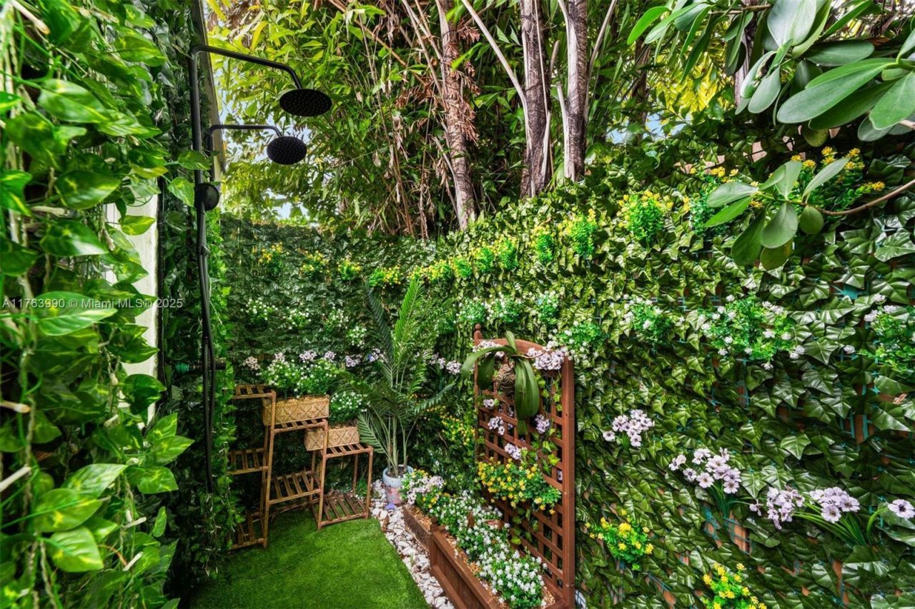 4430 Alton Rd, Miami Beach, FL 33140 Photo