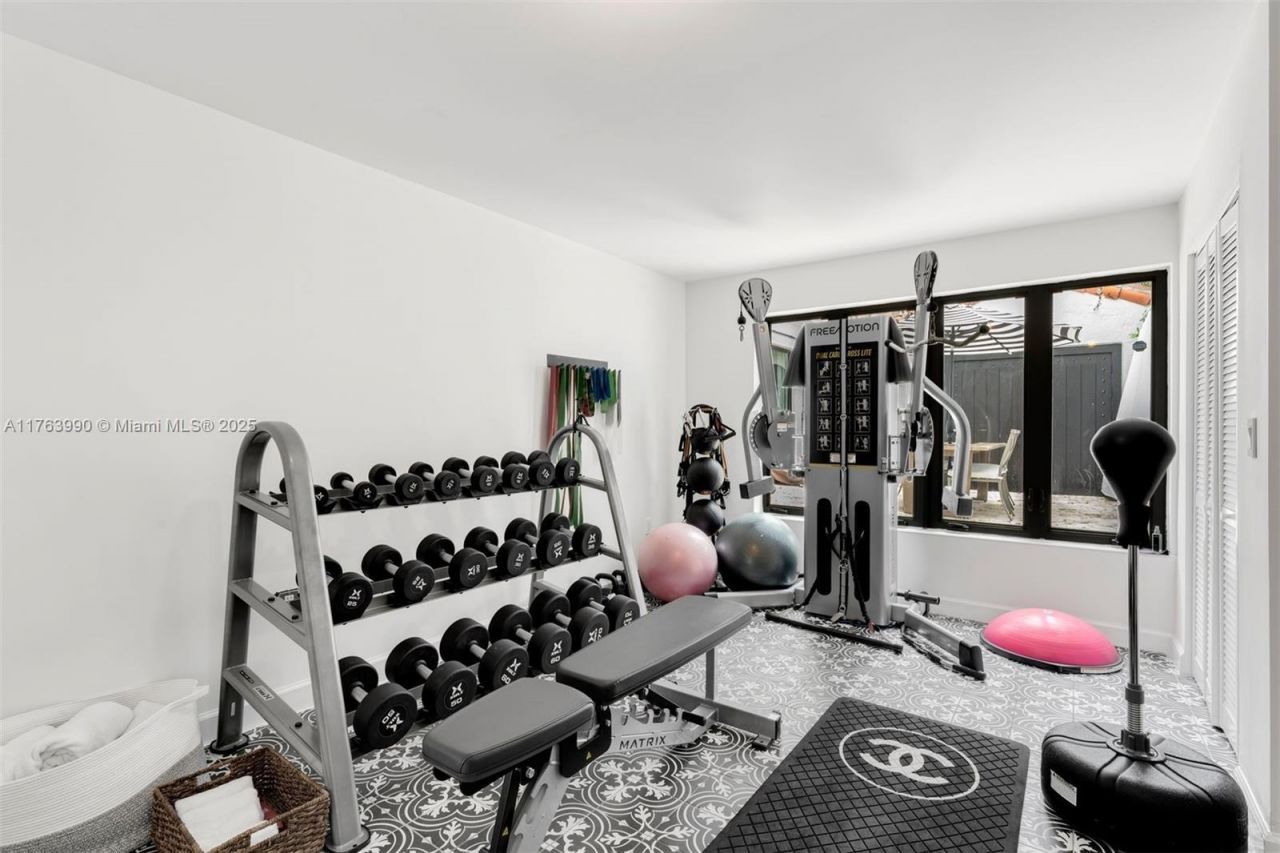 4430 Alton Rd, Miami Beach, FL 33140 Photo