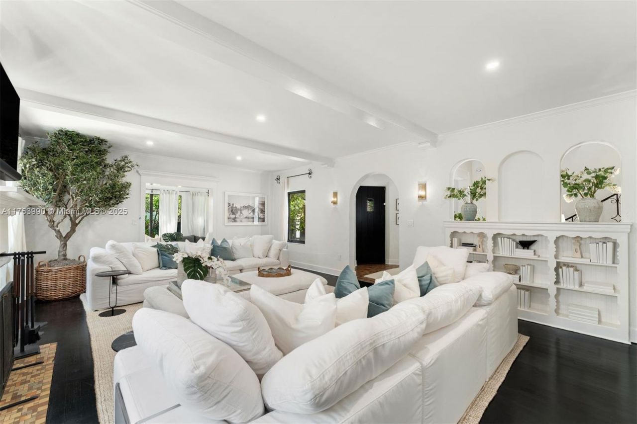 4430 Alton Rd, Miami Beach, FL 33140 Photo