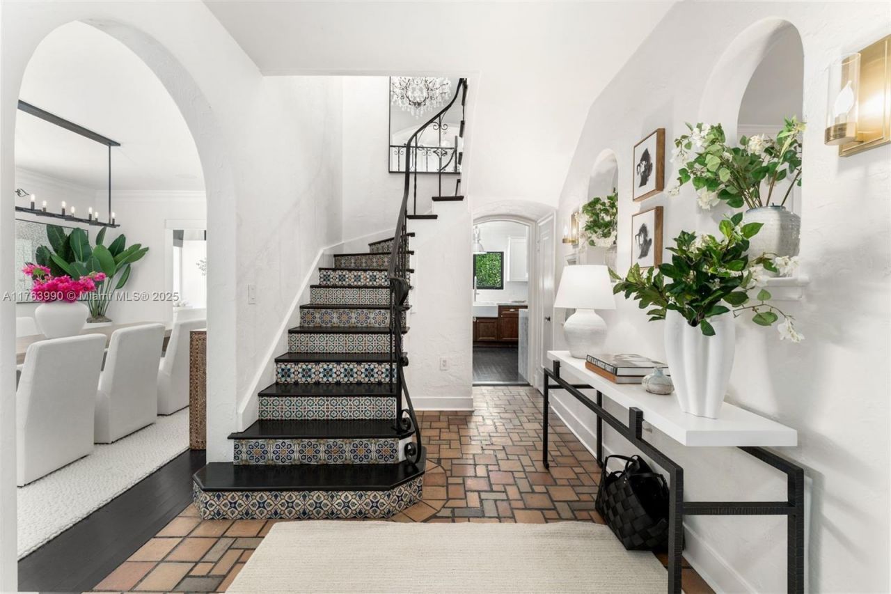 4430 Alton Rd, Miami Beach, FL 33140 Photo