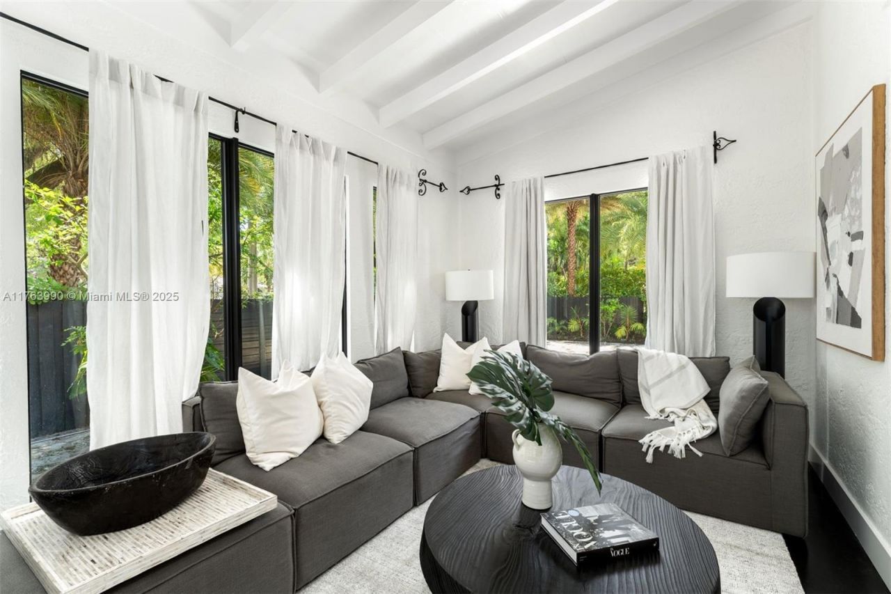 4430 Alton Rd, Miami Beach, FL 33140 Photo