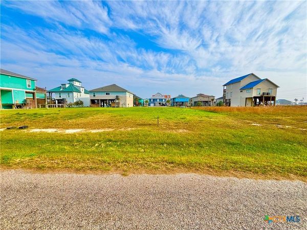 44 Kingfisher Street, Port O'Connor, TX 77982