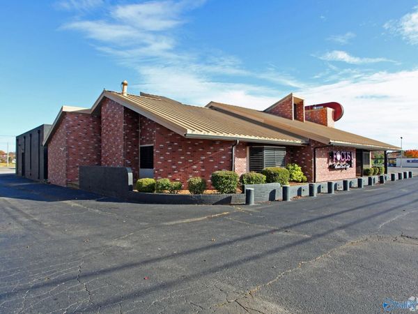 2020 Country Club NW, Huntsville, AL 35816