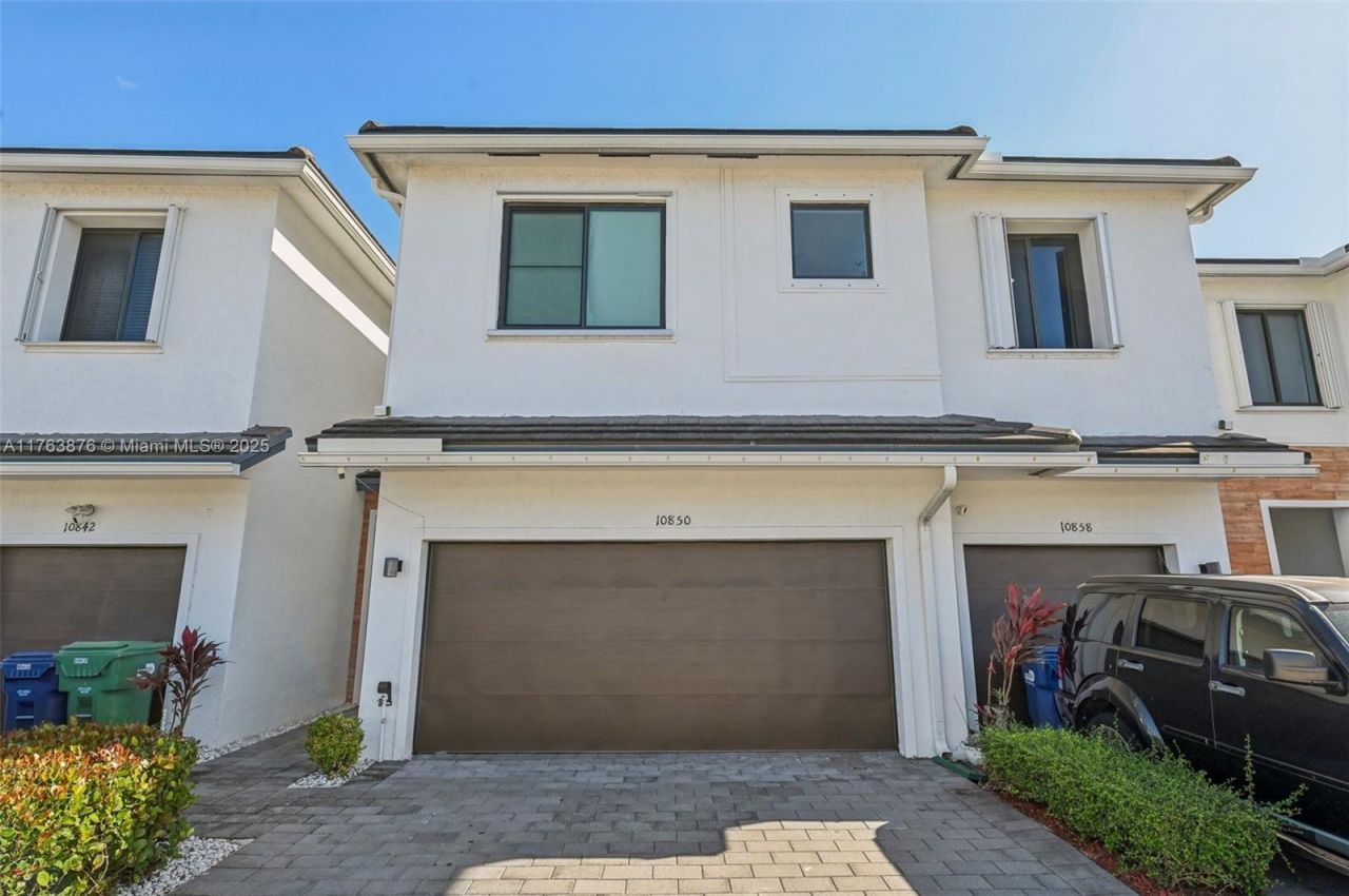 10850 SW 235th Ln, Homestead, FL 33032 Main Photo