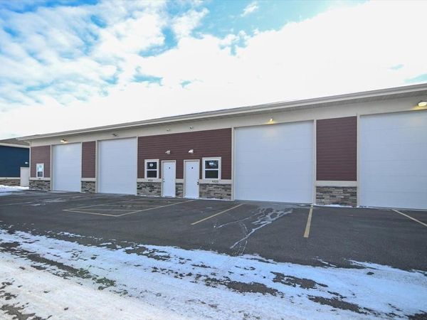 4325 & 4323 Duraform Lane, Windsor, WI 53598