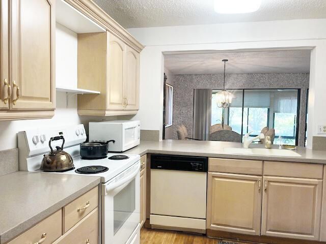 5750 Fairway Park Court, Unit 101, Boynton Beach, FL 33437 Photo