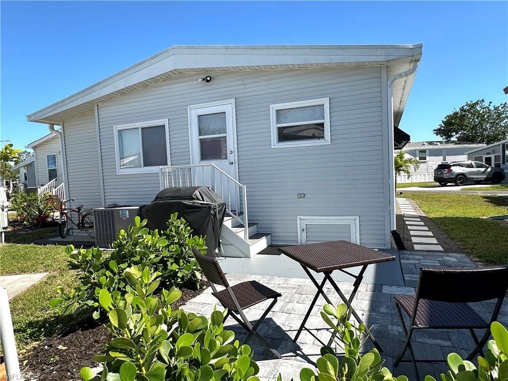 4550 Sawmill Dr E, Estero, FL 33928 Photo