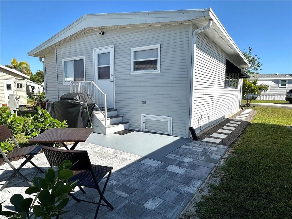 4550 Sawmill Dr E, Estero, FL 33928 Photo