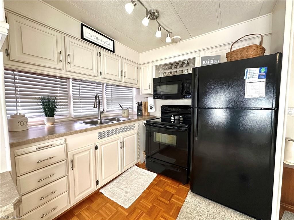 4550 Sawmill Dr E, Estero, FL 33928 Photo