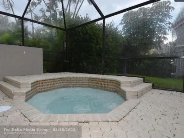 173 NW 118th Dr, Coral Springs, FL 33071