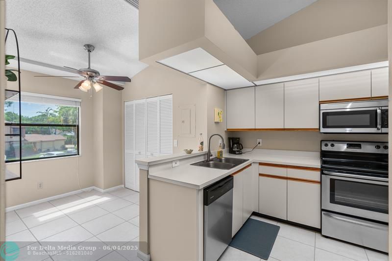 900 Crosswinds Drive, Unit D2, Greenacres, FL 33413 Photo