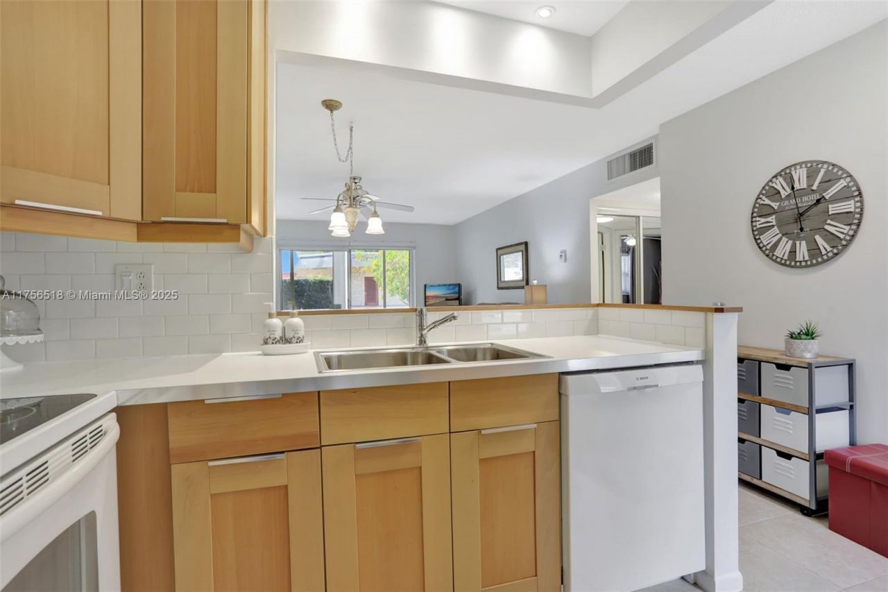 4421 NW 16th St, Unit G110, Lauderhill, FL 33313 Photo