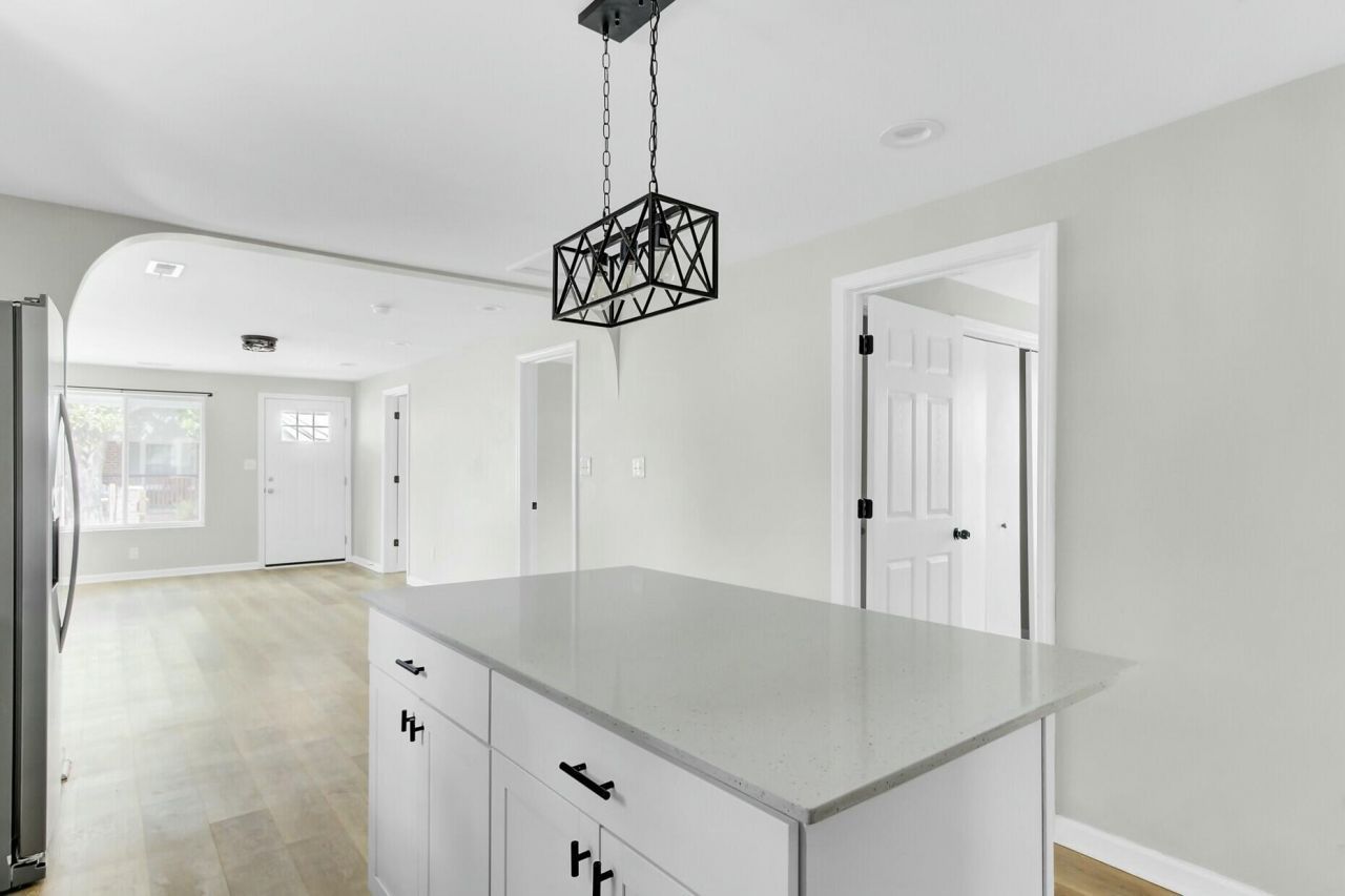 204 Delano Street Photo 10