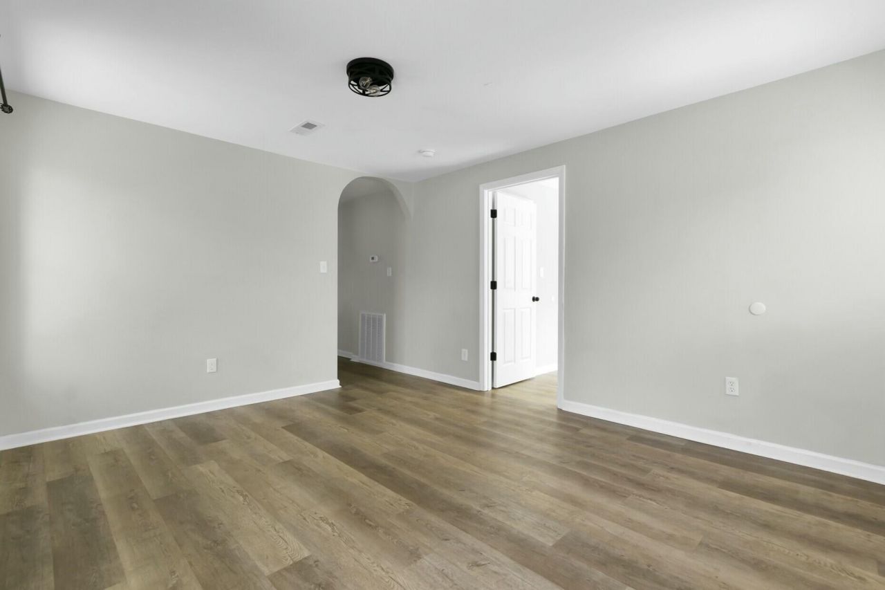 204 Delano Street Photo 13