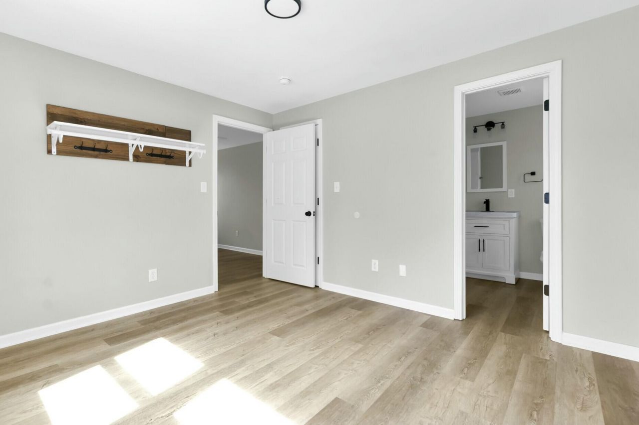 204 Delano Street Photo 15