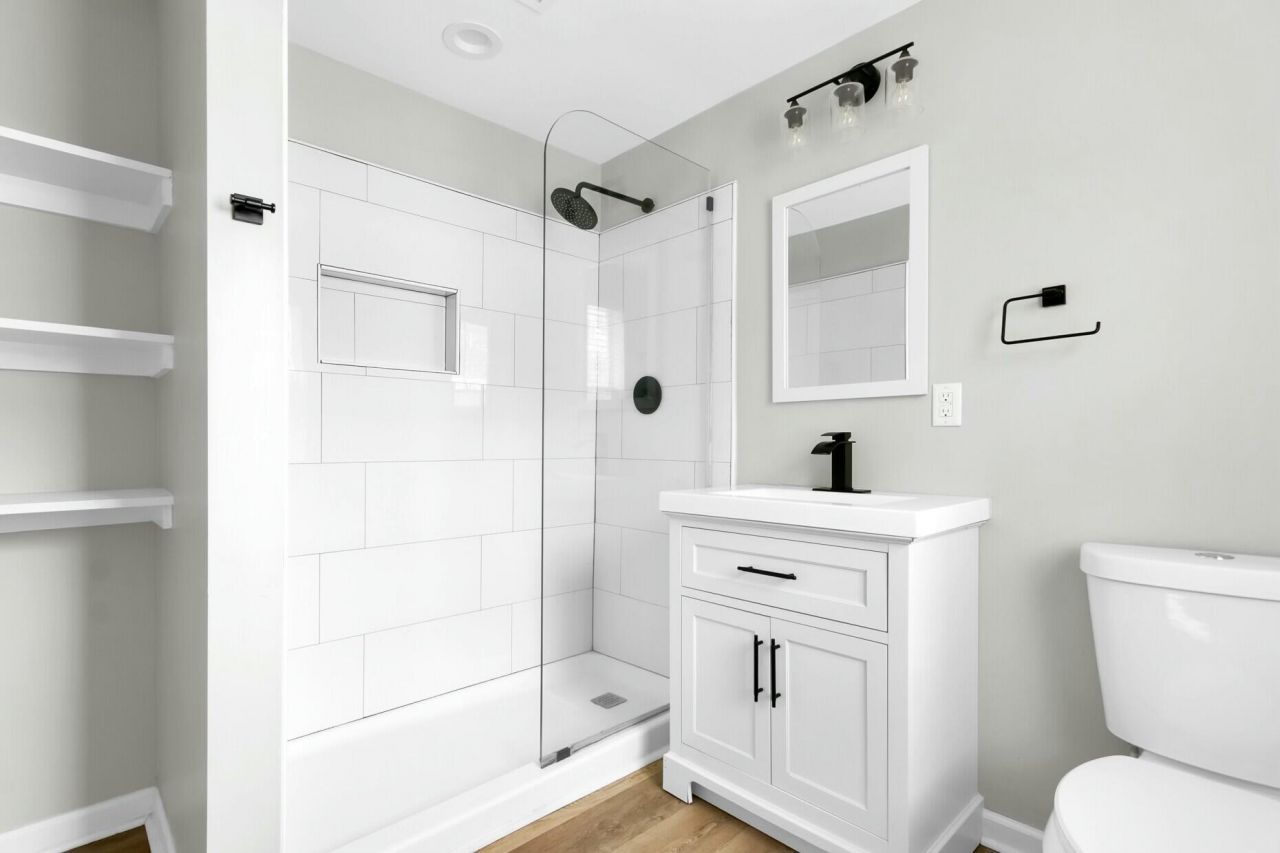 204 Delano Street Photo 16