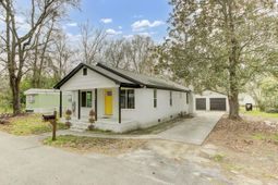 204 Delano Street photo 4